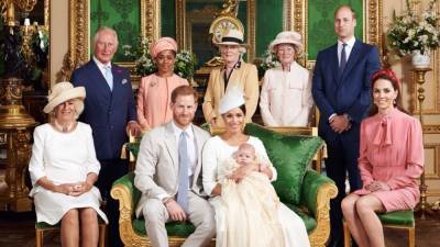 Королевская семья отреагировала на скандальное интервью Гарри и Меган Маркл