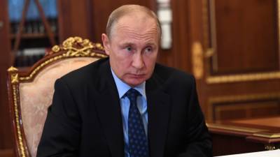 Президент РФ утвердил закон о запрете незаконной агитации в Сети