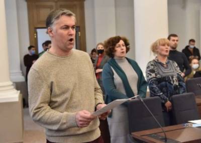 Депутаты Львовского горсовета создали хор и споют перед публикой уже завтра (фото)