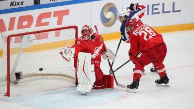 ЦСКА победил «Спартак» и выиграл серию первого раунда плей-офф КХЛ