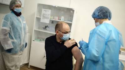 На Украине заявили о срыве сроков вакцинации от COVID-19