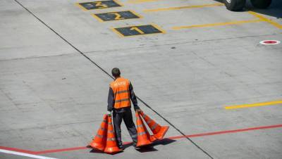Аэропорт Пскова не принимает самолёты из-за метели