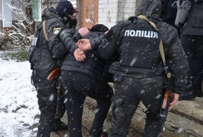 На Львовщине полицейские с погоней и стрельбой задержали водителя-нарушителя