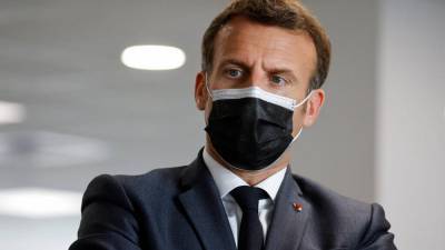Макрон: Франция вводит общенациональный карантин на месяц