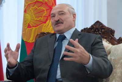 Лукашенко собрался заманить на учения российские комплексы С-400...