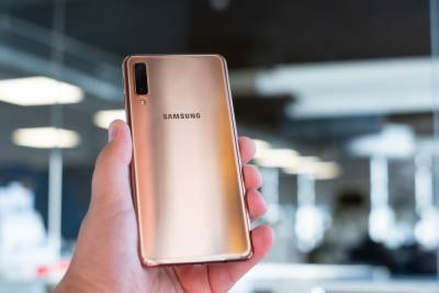В Samsung объяснили установку на гаджеты неудаляемых российских приложений