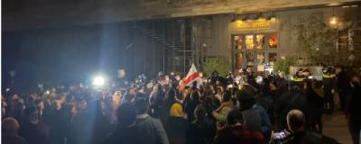 Из-за приезда Владимира Познера в Тбилиси прошла акция протеста