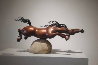 Выставку всемирно известного скульптора Даши Намдакова продлили до 3 мая в Чите