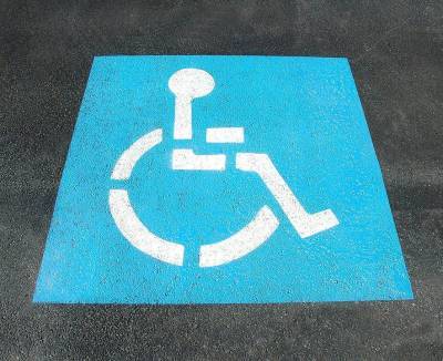Депутаты внесли в Госдуму проект о новых льготах для инвалидов на парковке