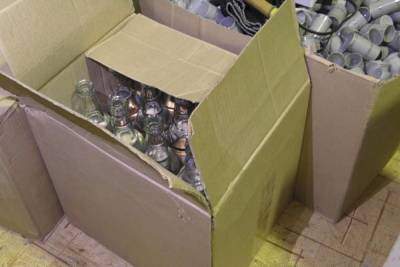 Почти 10 тысяч бутылок паленной водки изъяли на складе под Екатеринбургом