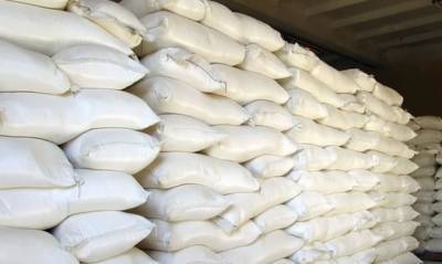 Производители сахара перестали отгружать товар в торговые сети из-за продления заморозки цен