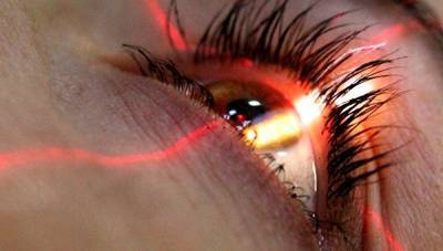 Ученые заявили о свойстве вина снижать риск удаления катаракты