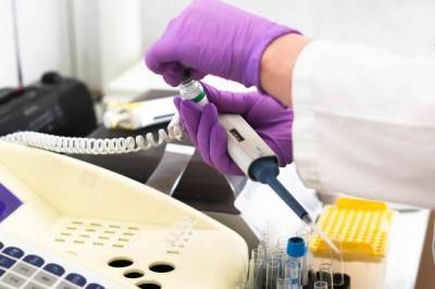 Эксперт считает, что эпидемия коронавируса в РФ может закончиться к августу