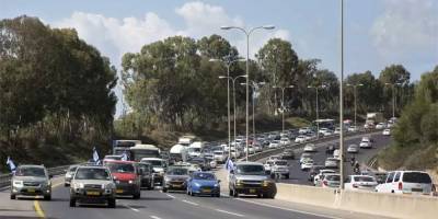 Сегодня на дорогах Израиля ожидается пик загруженности