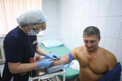 Мясников заявил, что в России будет «двадцать пятая волна» коронавируса