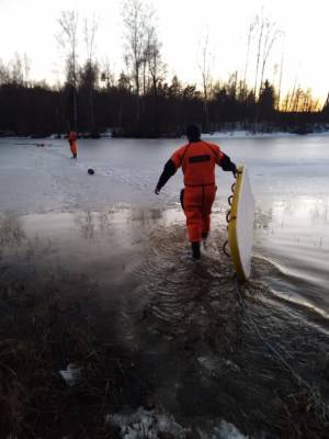 В Приозерском районе мужчина погиб, провалившись под лед