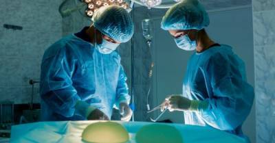 Латвия 11 лет не оплачивает операции по реконструкции груди женщинам после онкологии