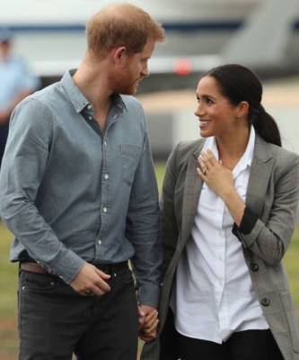Королевство белой и голубой рубашки: новое неожиданное появление Меган Маркл и принца Гарри