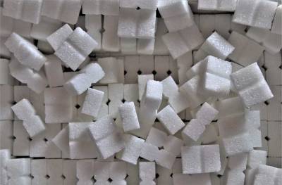 Заводы в России приостановили продажу сахара торговым сетям