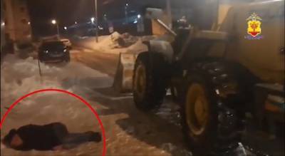 Чебоксарец угнал трактор, разбил пять машин и улегся спать: появилось видео задержания