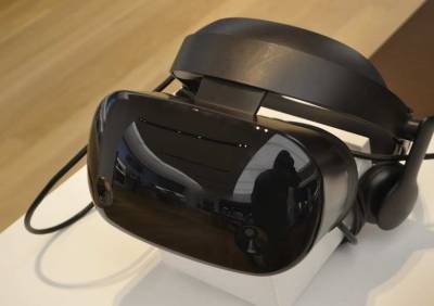 Армия США получит от Microsoft 120 тысяч шлемов виртуальной реальности HoloLens