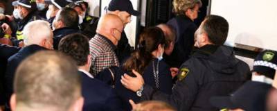 Владимир Познер покинул Грузию после акции протеста из-за своего визита