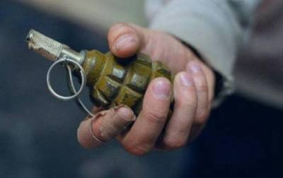 В Луганской области мужчина бросил гранату в полицейских
