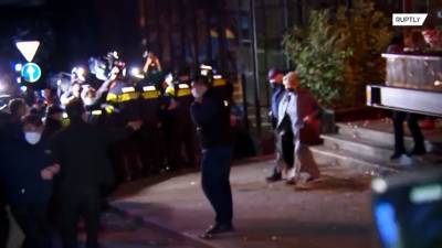 Познер покинул Грузию на фоне протестов из-за его визита — видео