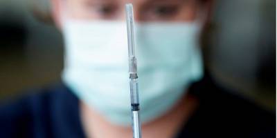 Скандал из-за вакцинации в Молдове: чиновники сделали прививки от COVID-19 вне очереди, Санду назвала это позором
