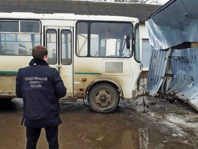 В Туле в ДТП с автобусом пострадали более 10 медиков психбольницы и беременная женщина
