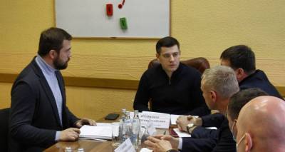Артамонов провел встречу с газоснабжающими организациями