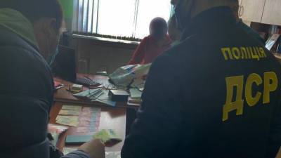 Требовала деньги на экзаменах: в Бердянске разоблачили коррумпированного декана – фото
