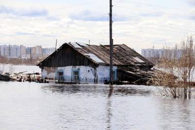 Видео подрыва льда на российских реках