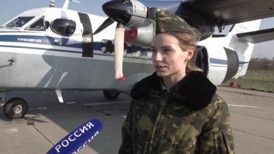 Новости на "России 24". Первые девушки-летчицы выполнили свой дебютный ночной полет