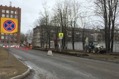 В Пскове ограничили движение транспорта из-за ремонта улицы Бастионной