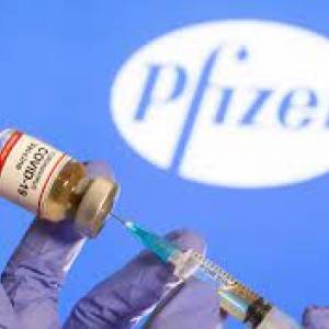 Украина получит почти миллион дополнительных доз вакцины от Pfizer