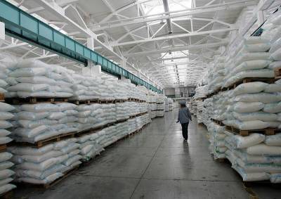 Российские ритейлеры не могут закупить сахар