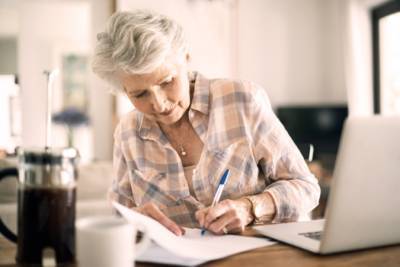 На пенсию в 60 лет. С 1 апреля в Украине повысился пенсионный возраст для женщин