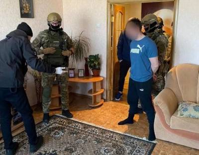 На Луганщине рецидивист пытался взорвать гранатой полицейских