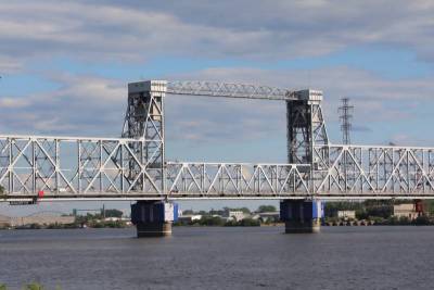 Из-за капремонта движение по Северодвинскому мосту в Архангельске закроют на 26 часов