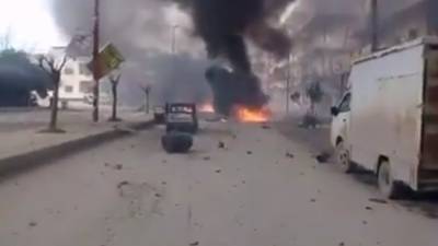 В городе на севере сирийской провинции Алеппо автомобиль подорвался на взрывном устройстве