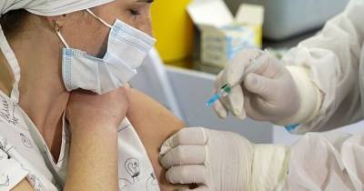 Для вакцинации от коронавируса 75% населения Украины понадобится 10 лет, - Bloomberg