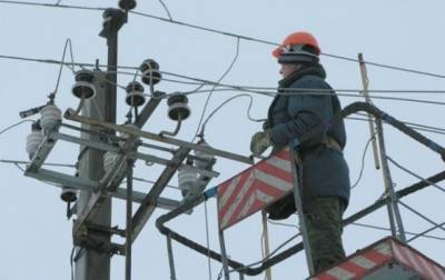 Енакиево осталось без электричества из-за пожара на ЕКХП