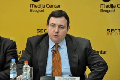 Сербский эксперт: введение санкций в отношении Москвы было бы государственной изменой