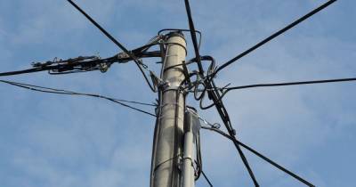 На Прикарпатье 32-летний мужчина погиб на электроопоре от удара током