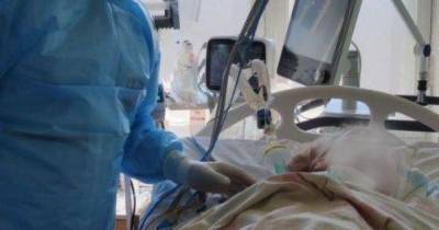 "Счастлив, что живу": в Днепре спасают пациента со 100% поражением легких коронавирусом
