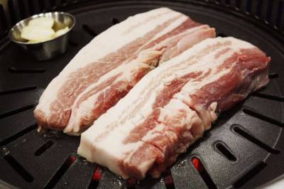 Медики перечислили полезные и вредные свойства свинины