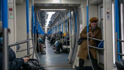 Избивший сотрудника петербургского метро безмасочник получил условный срок