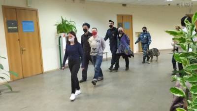 Продавцов «защитных куполов от сглаза» поддержали адепты в Московском суде Петербурга