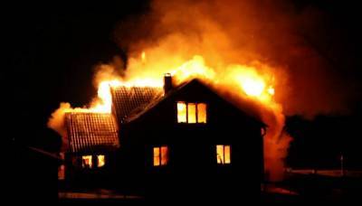 В Лисичанске во время ликвидации пожара в жилом доме обнаружили труп